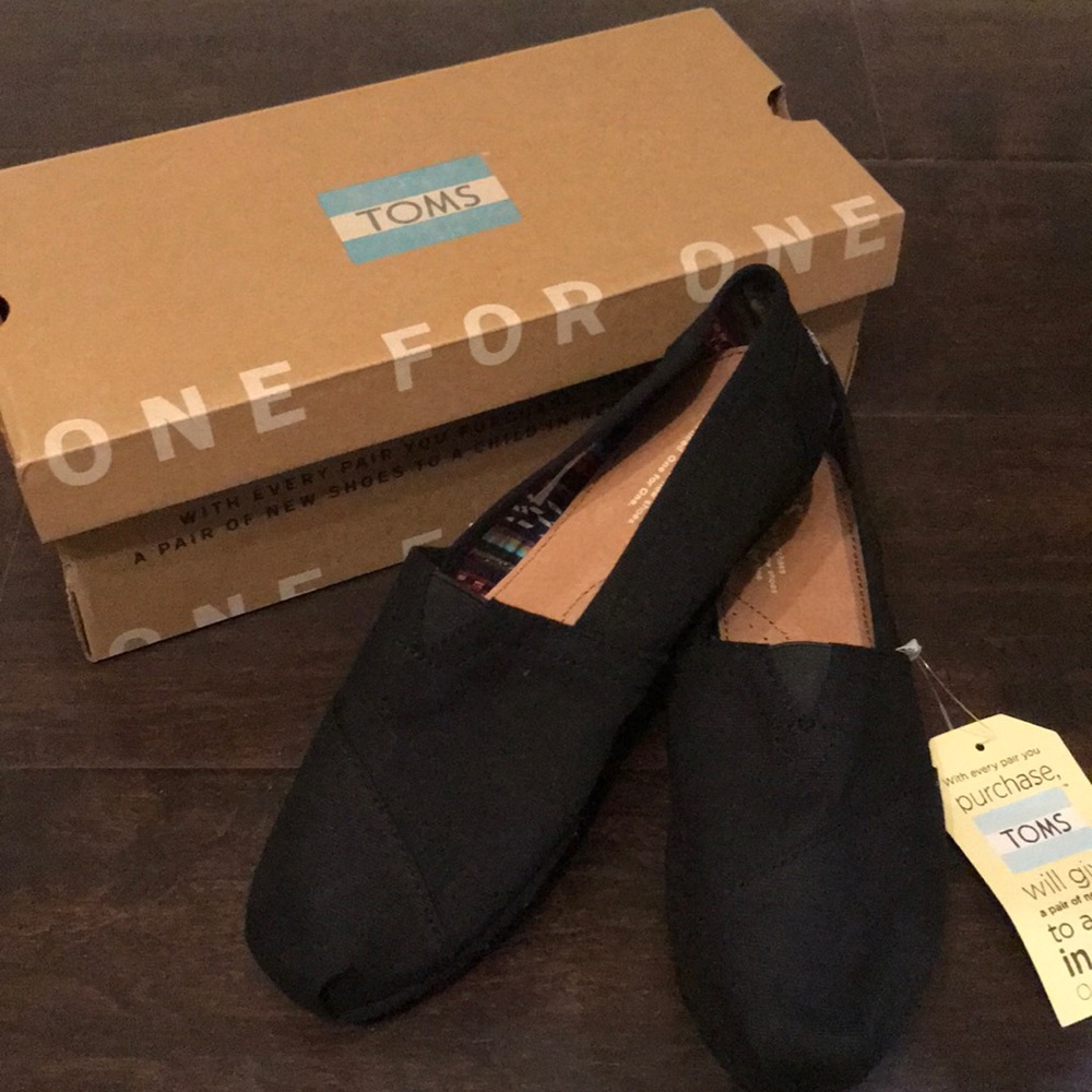 Size US 8 Black TOMS - BRAND NEW